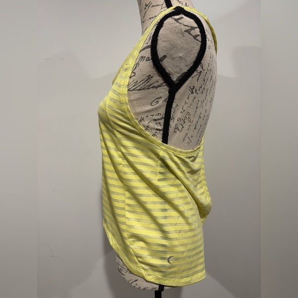 ZYIA Active Nimbus Split Back Athletic Tank Lemon Yellow Size Medium - Picture 4 of 8